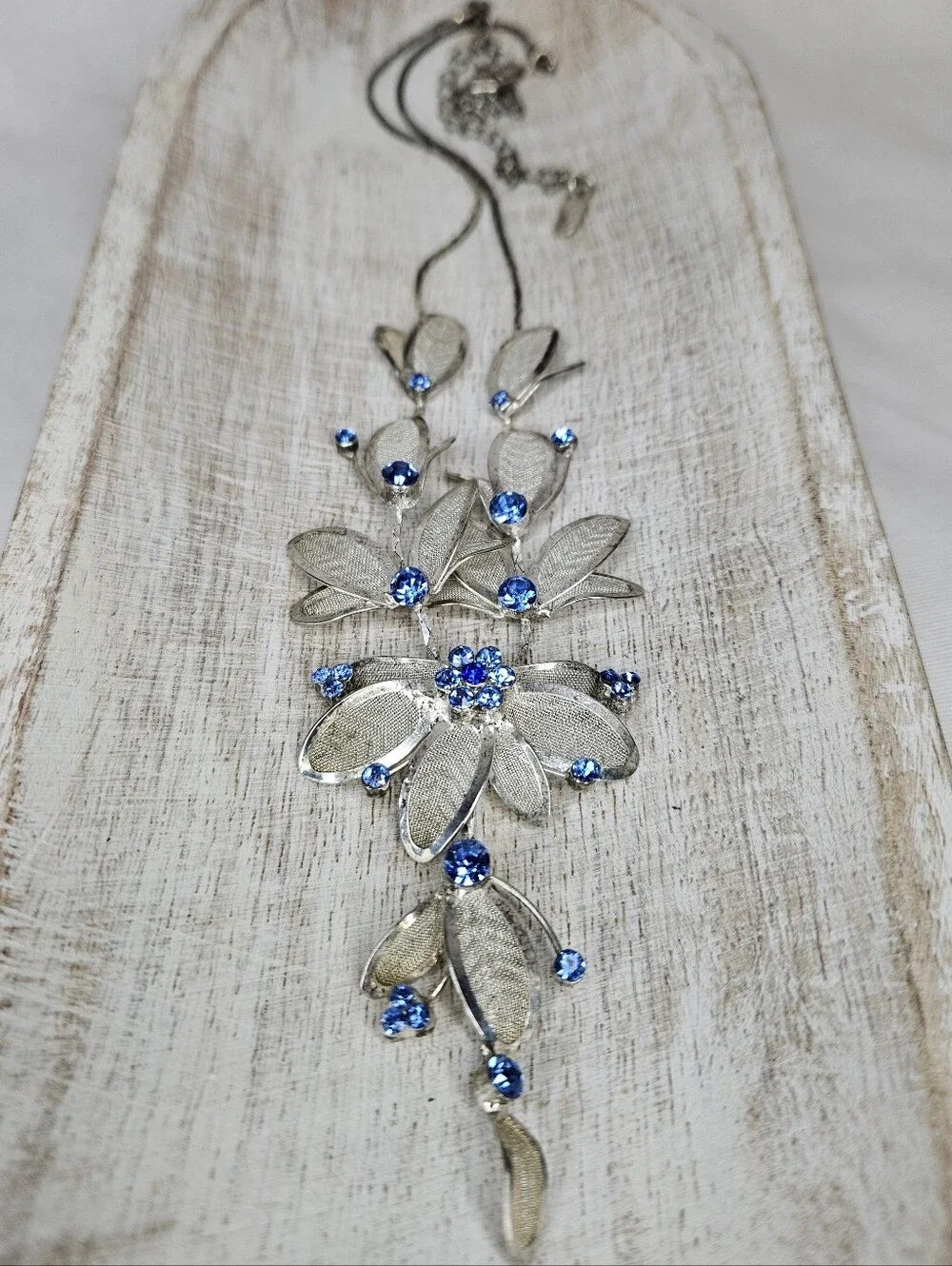 Rosemarie Collections Silver Mesh Leaf Floral Statement Bib Necklace Blue Gem